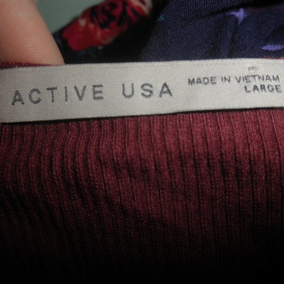 Crop Top Cardigan - Picture 2 of 2